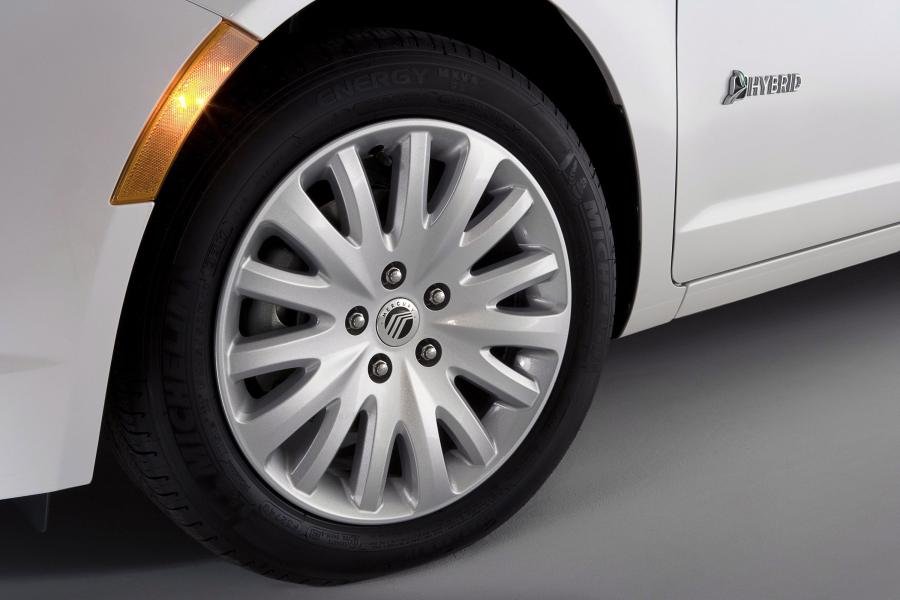  Mercury Milan Hybrid 2010 года  (фото 13 из 52)